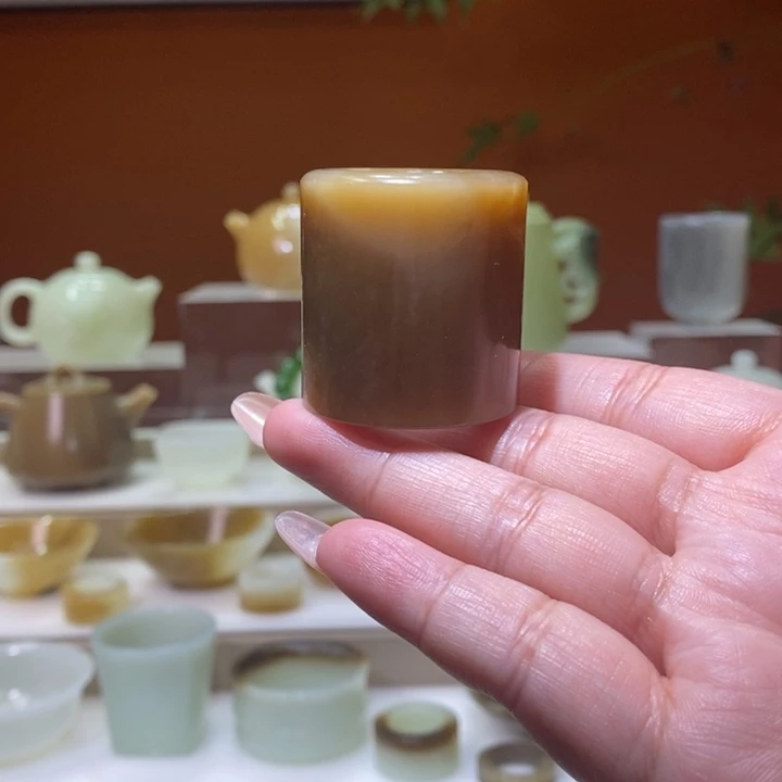 未镶嵌和田玉摆件且末红糖扳指微瑕福利22mm
