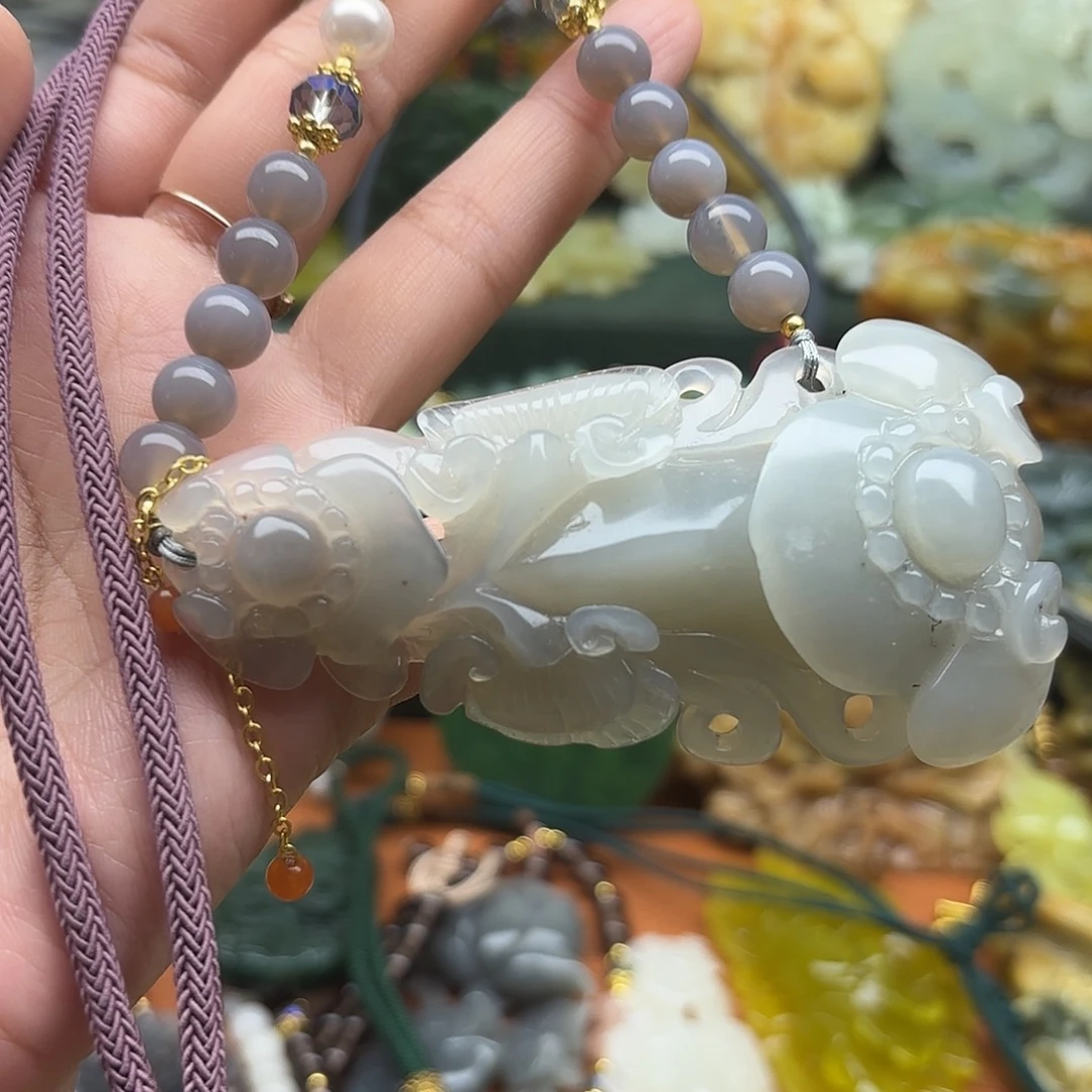 宝***伊蛇纹石玉未镶嵌颈饰