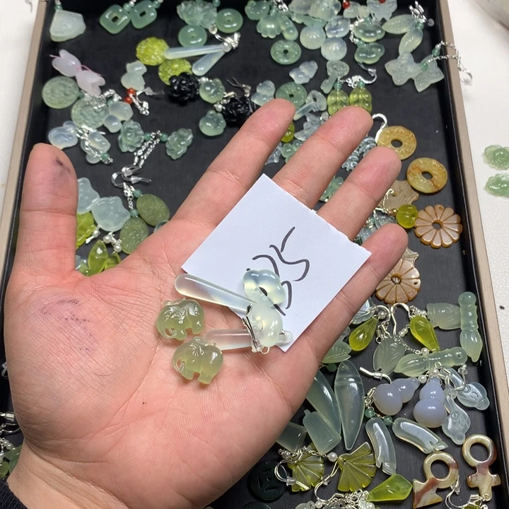 F****蛇纹石玉合金耳钉