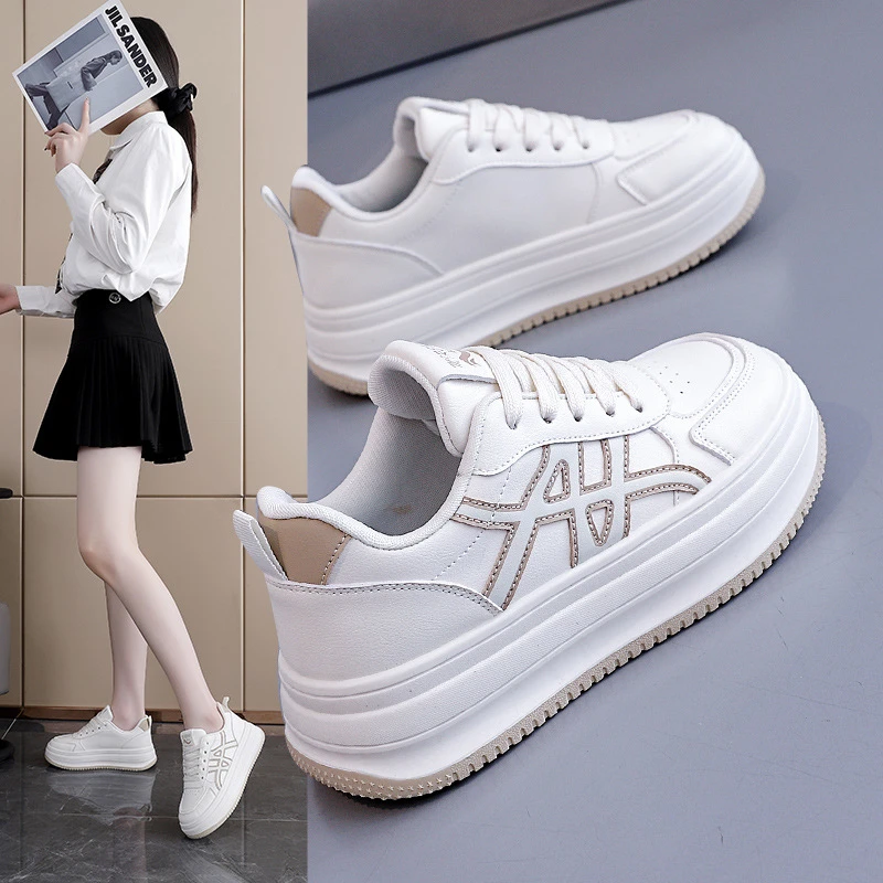 小白鞋超轻厚底2025秋季新款圆头百搭休闲运动软底时尚板鞋学生