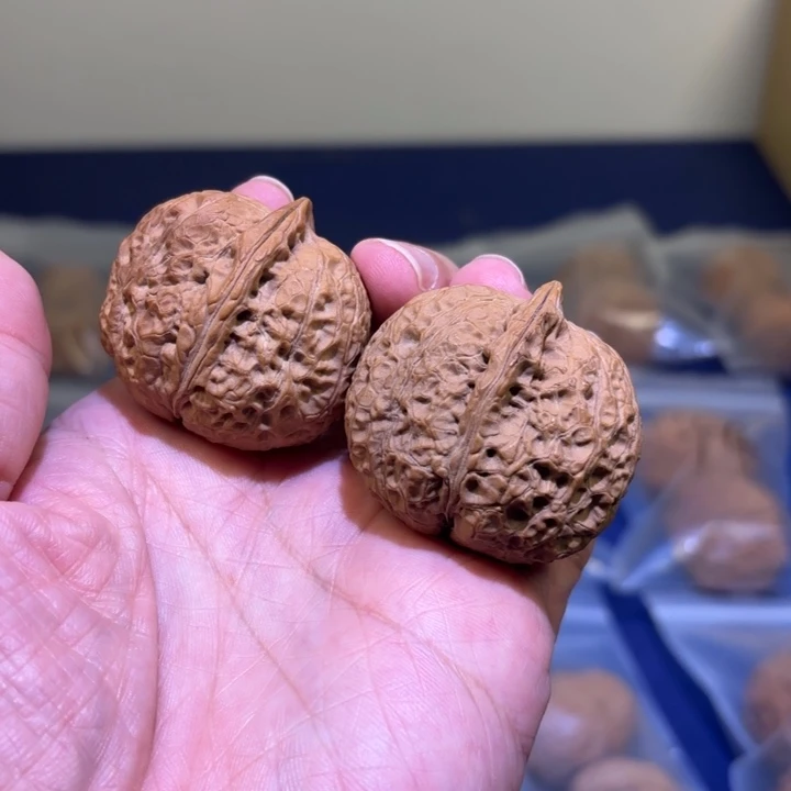 文玩核桃吊坠麒麟元宝