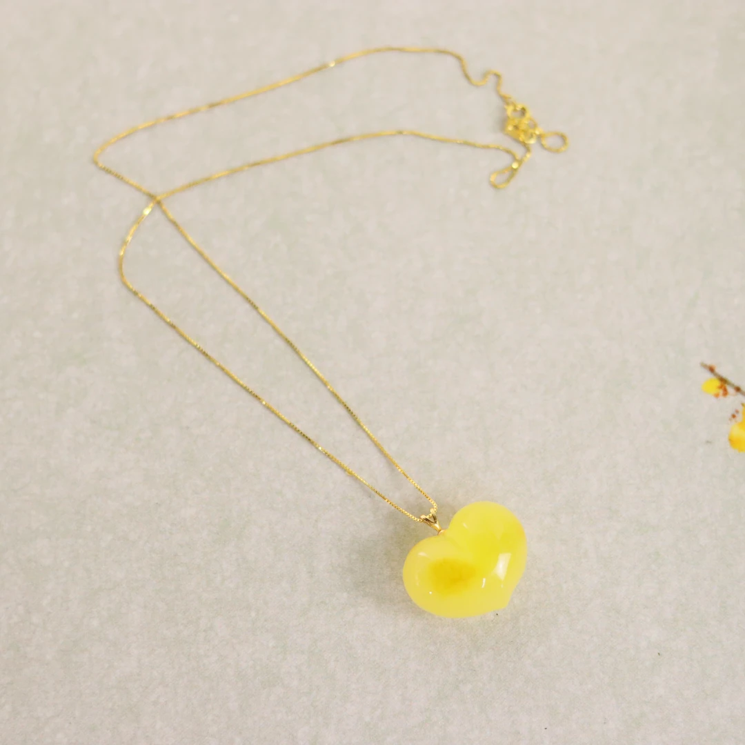 ZC10A18540[原创]蜜蜡P桃吊坠（多样性发货)