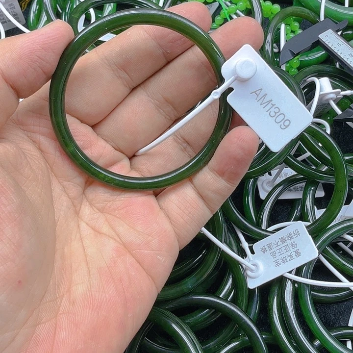 和田玉（碧玉）手镯未镶嵌58