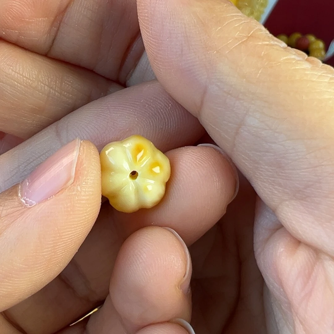 蜜蜡裸石未镶嵌南*