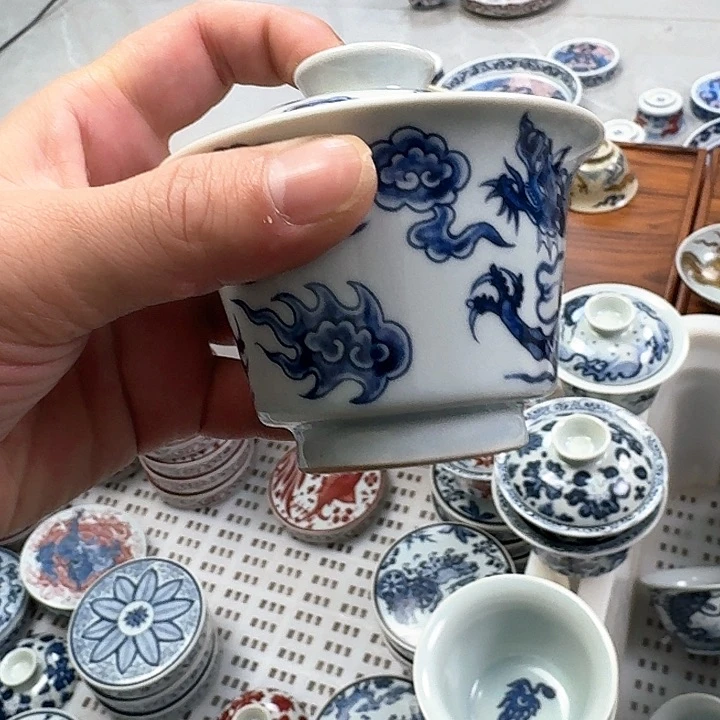 瓷片青花铠甲龙二才马蹄盖碗