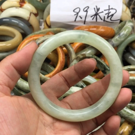 蛇纹石玉未镶嵌手镯?****g