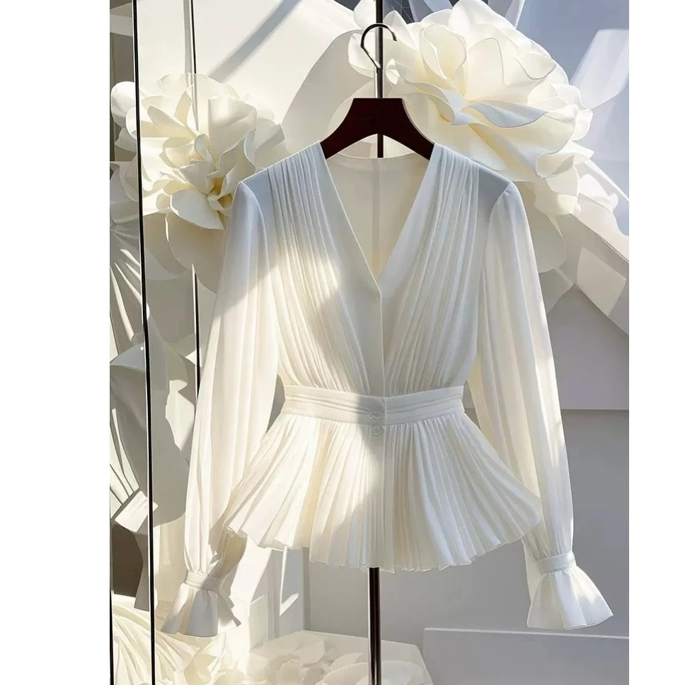 春季新款气质V领长袖上衣轻熟法式小众独特漂亮小衫轻奢白色衬衫