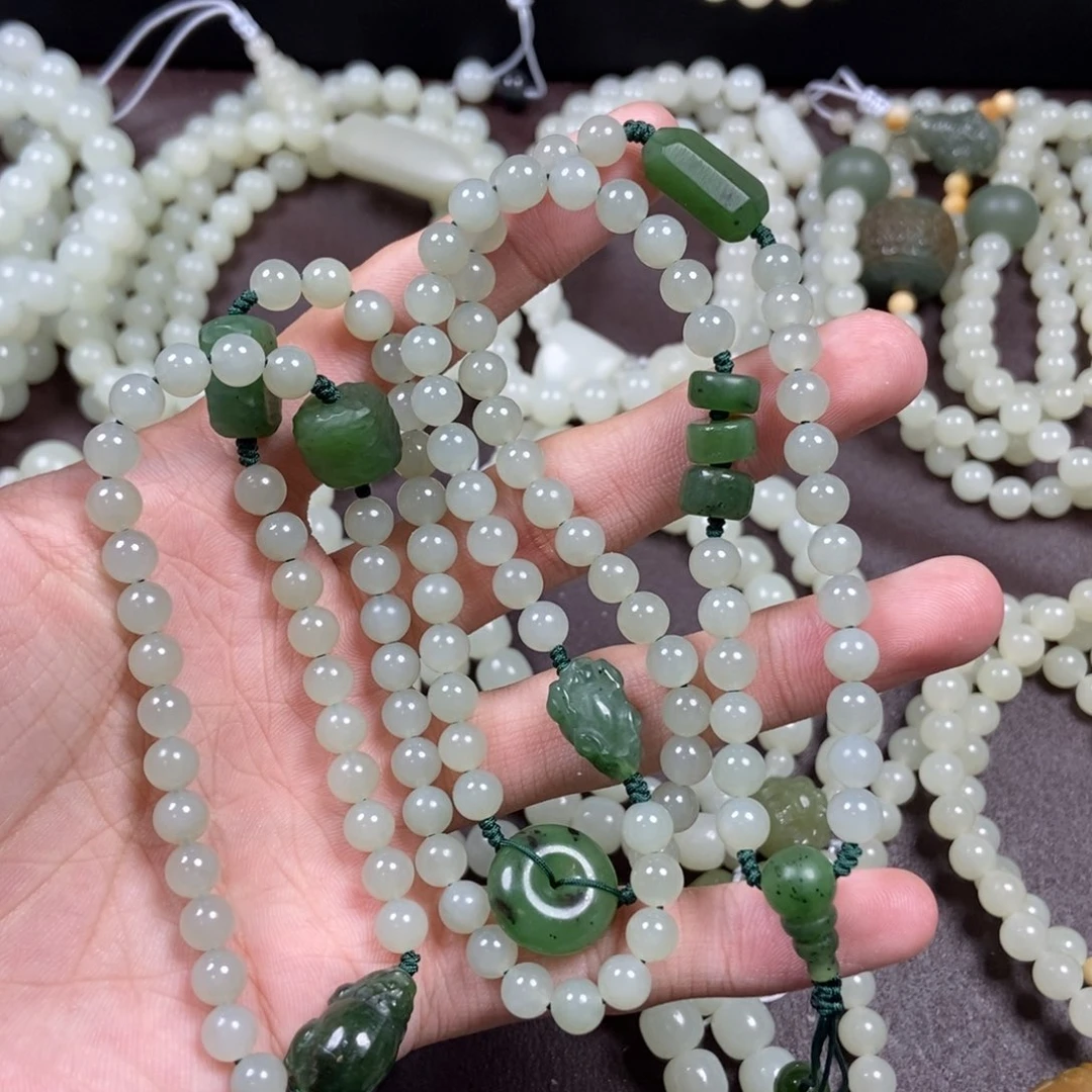 和田玉未镶嵌把件