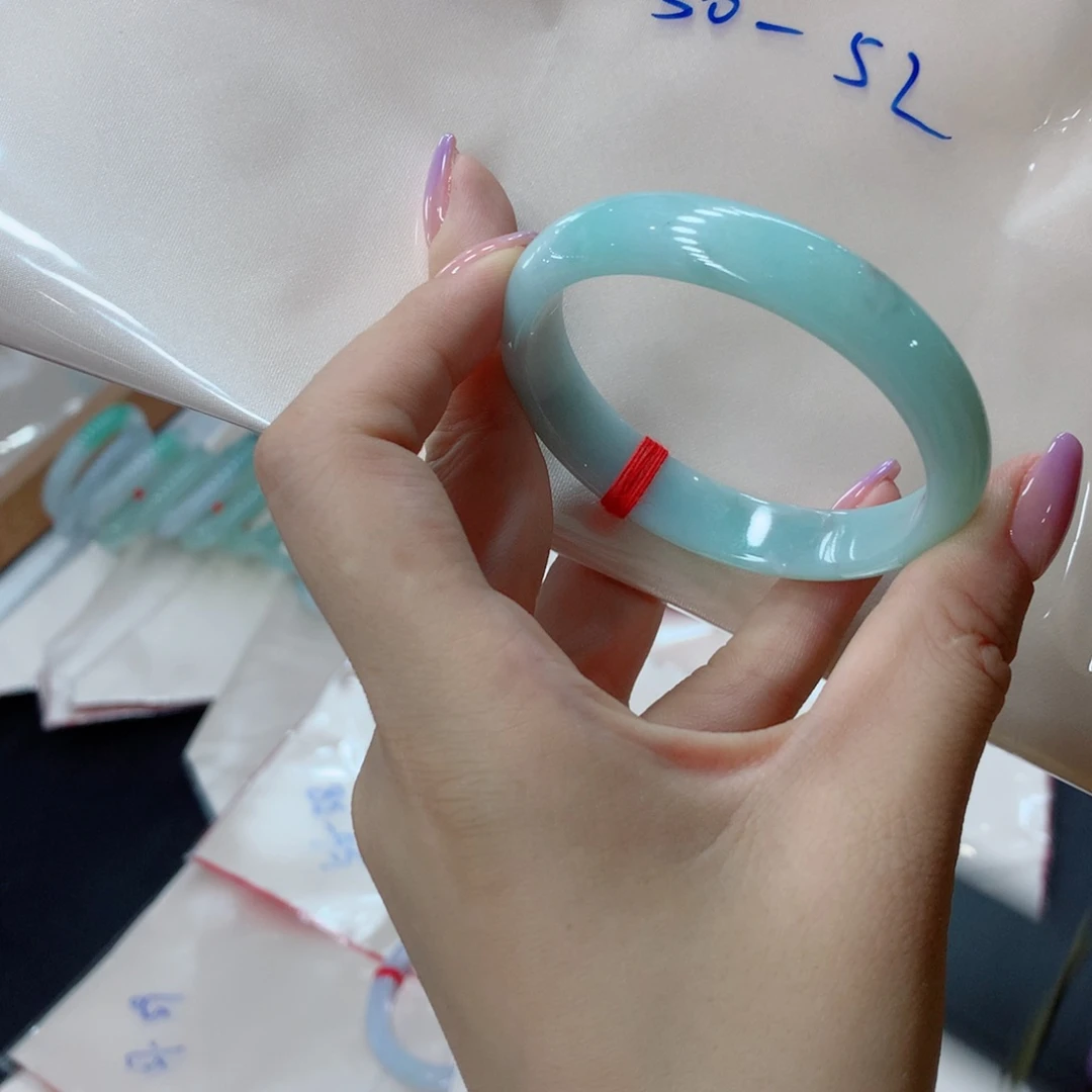 翡翠手镯未镶嵌买断