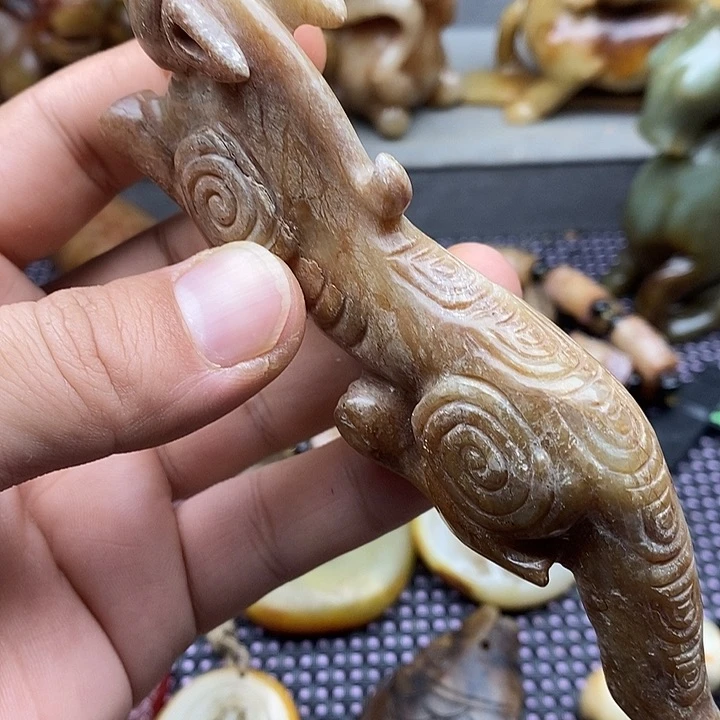 未镶嵌蛇纹石玉颈饰