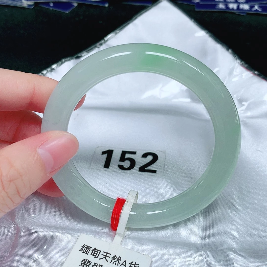 翡翠未镶嵌手镯（圆镯）
