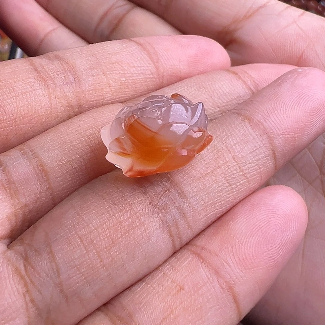 白***白未镶嵌南红玛瑙珠宝奇石