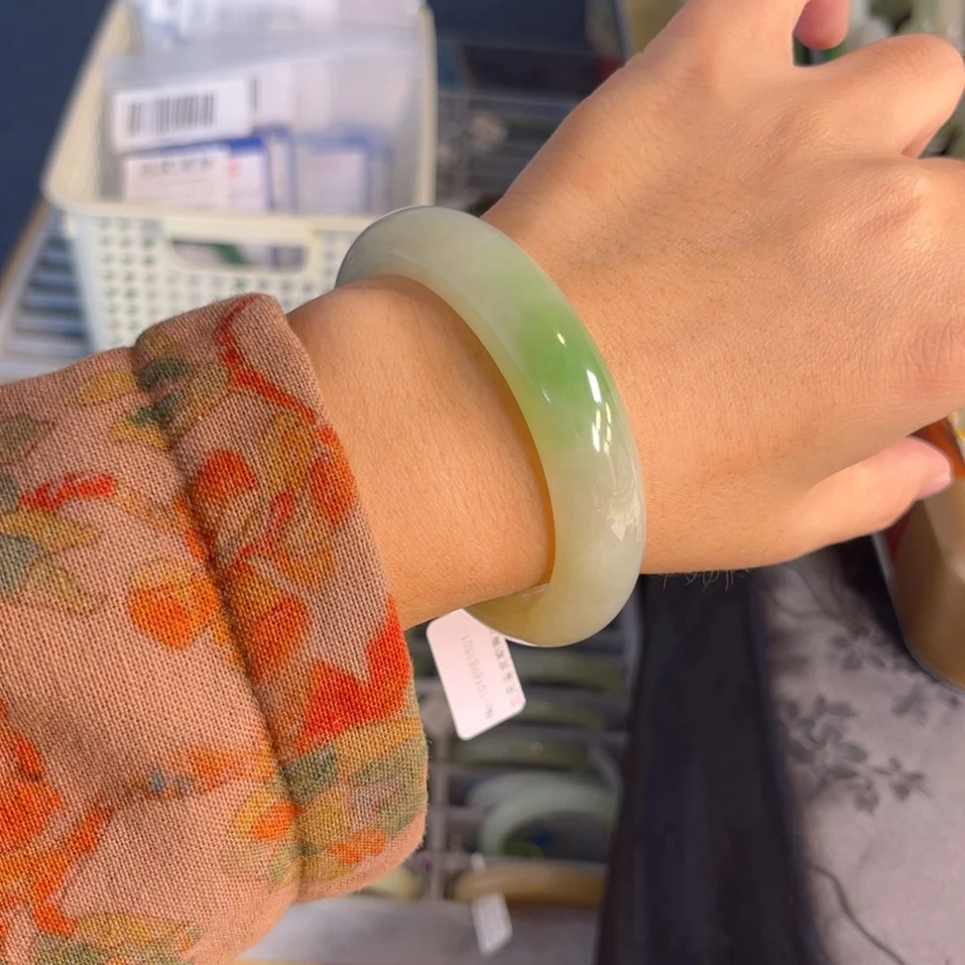 和田玉未镶嵌手镯  「翠青」