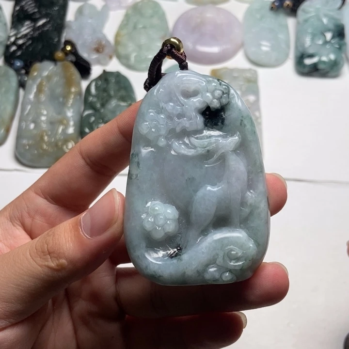 翡翠未镶嵌颈饰小鹿27