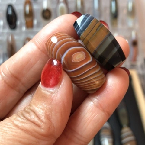 玛瑙/玉髓珠宝半成品未镶嵌佛