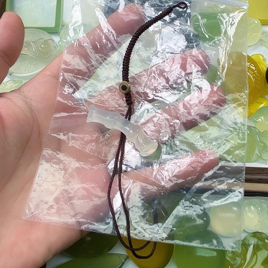 未镶嵌岫玉吊坠(不含链)伯*