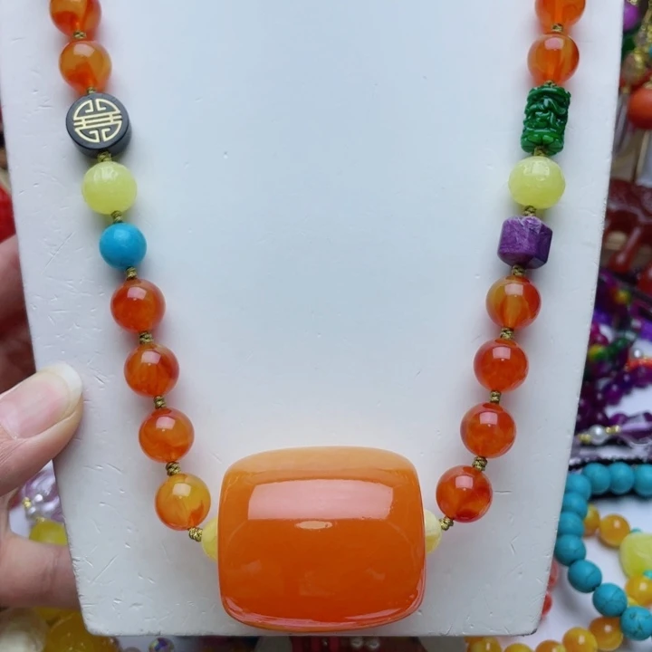 树脂制品仁*8号大锁骨链项链