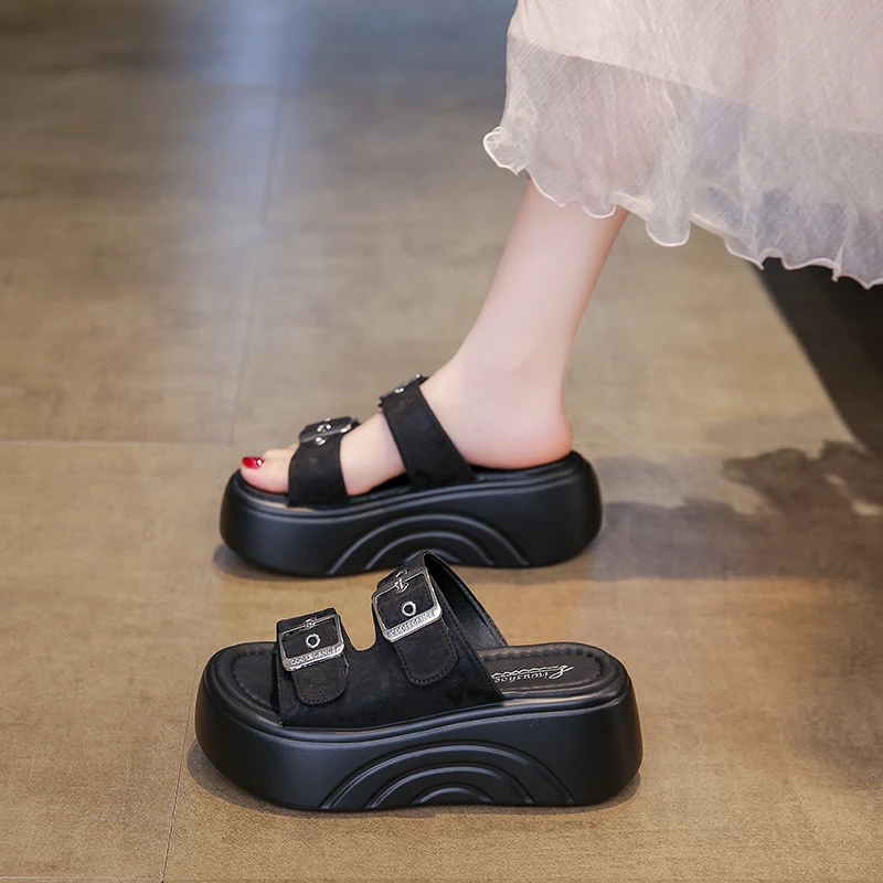 网红拖鞋女夏外穿2025新款百搭洋气搭裙子厚底增高松糕凉小码凉拖