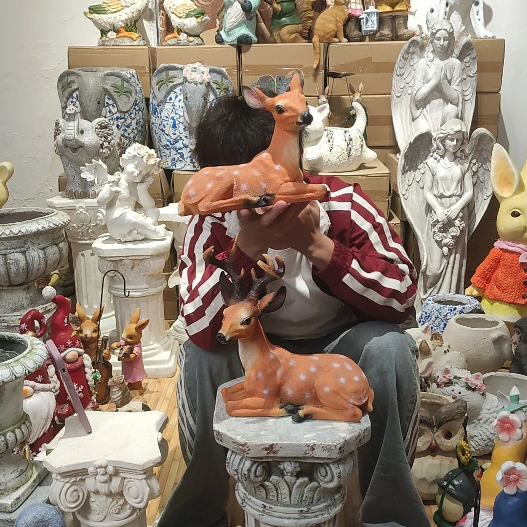 合成树脂梅花鹿一对