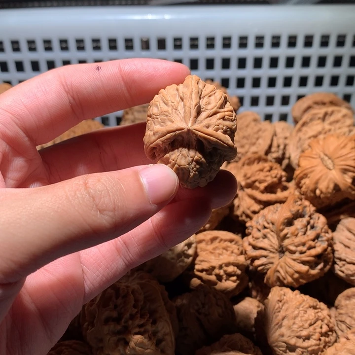 S***n吊坠文玩核桃三棱