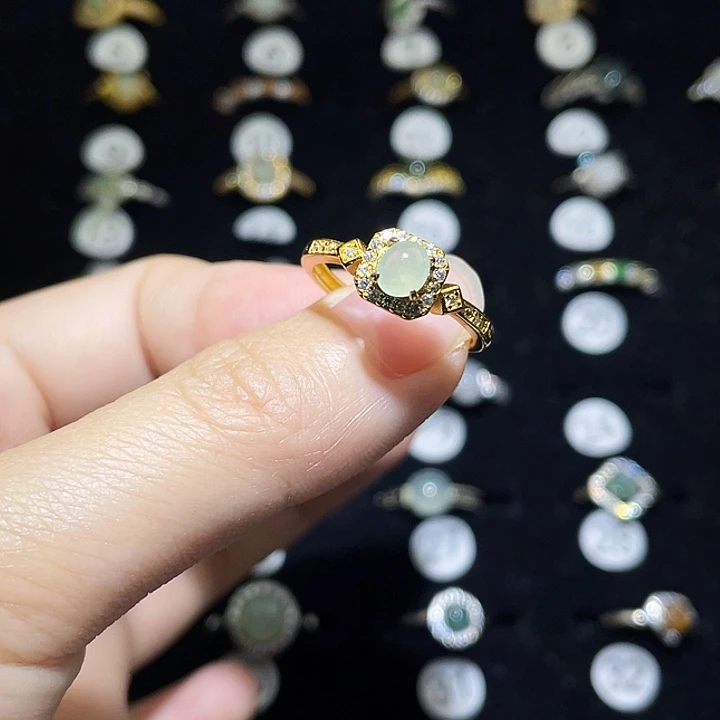 翡翠未镶嵌戒指戒指