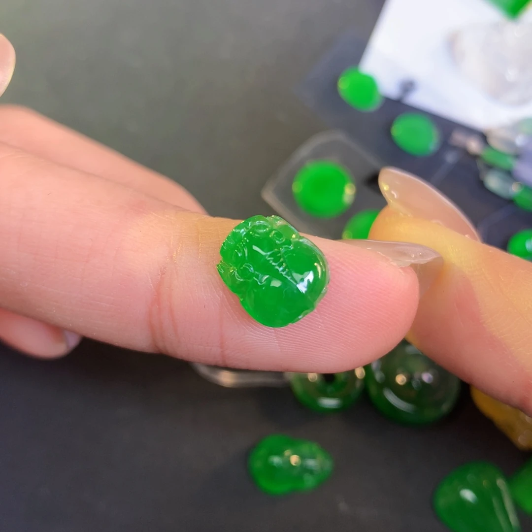 翡翠裸石10.29-8.81-3.72