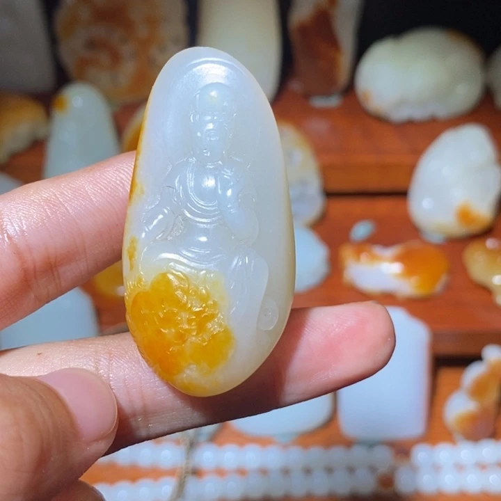 颈饰未镶嵌和田玉