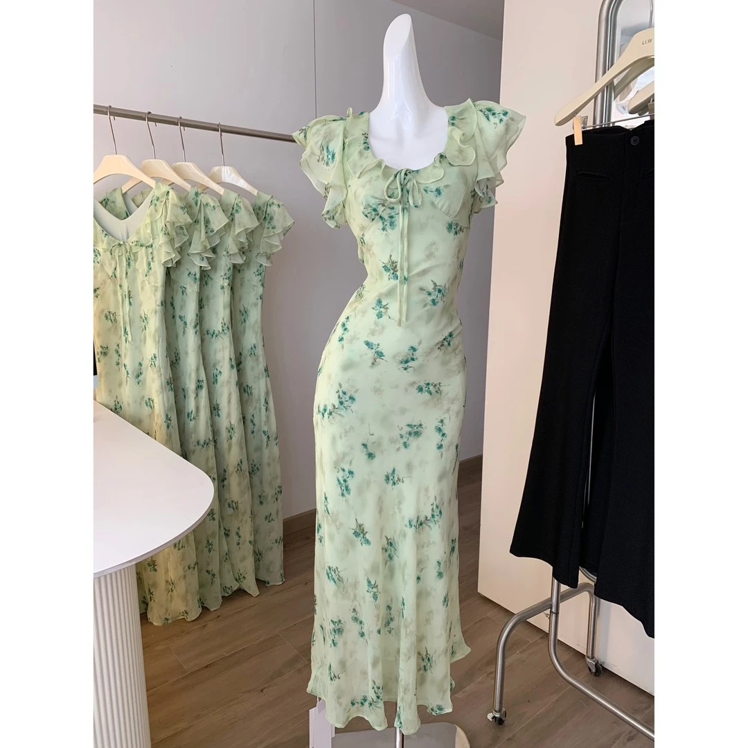 新款法式绿色碎花连衣裙新款设计感小众收腰显瘦2025夏季气质长裙