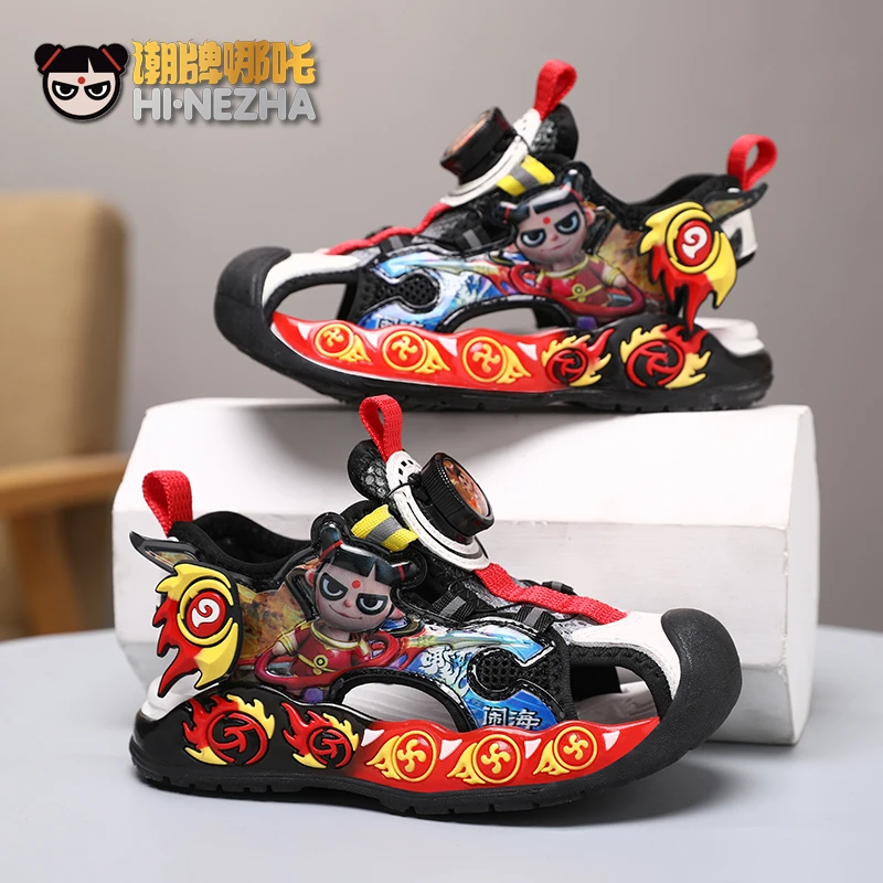 哪吒童鞋男童凉鞋带灯夏季新款包头闪灯鞋防滑小男孩儿童沙滩鞋潮