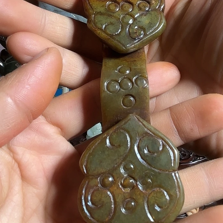 和田玉未镶嵌把件