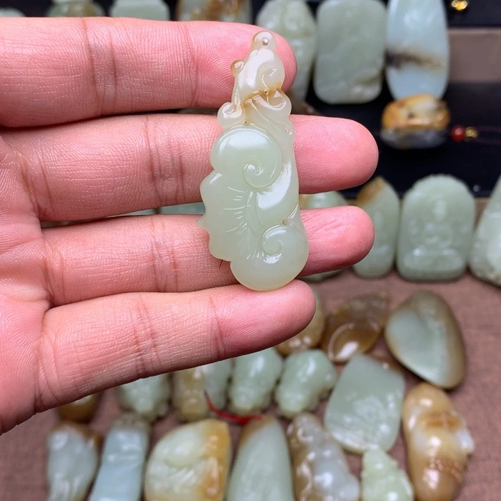 和田玉（糖玉）未镶嵌颈饰