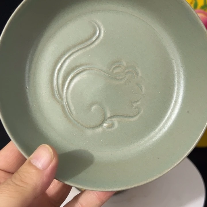 瓷片摆件等各种工具进行