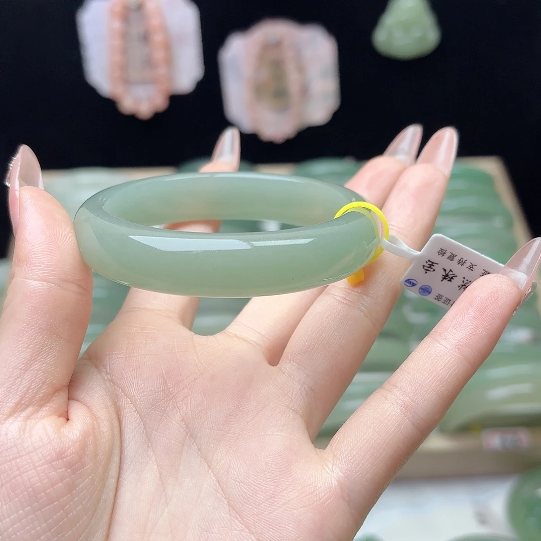 石英质玉未镶嵌手镯56