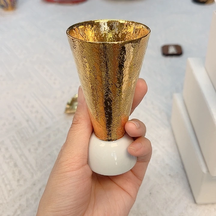 瓷片The first thing