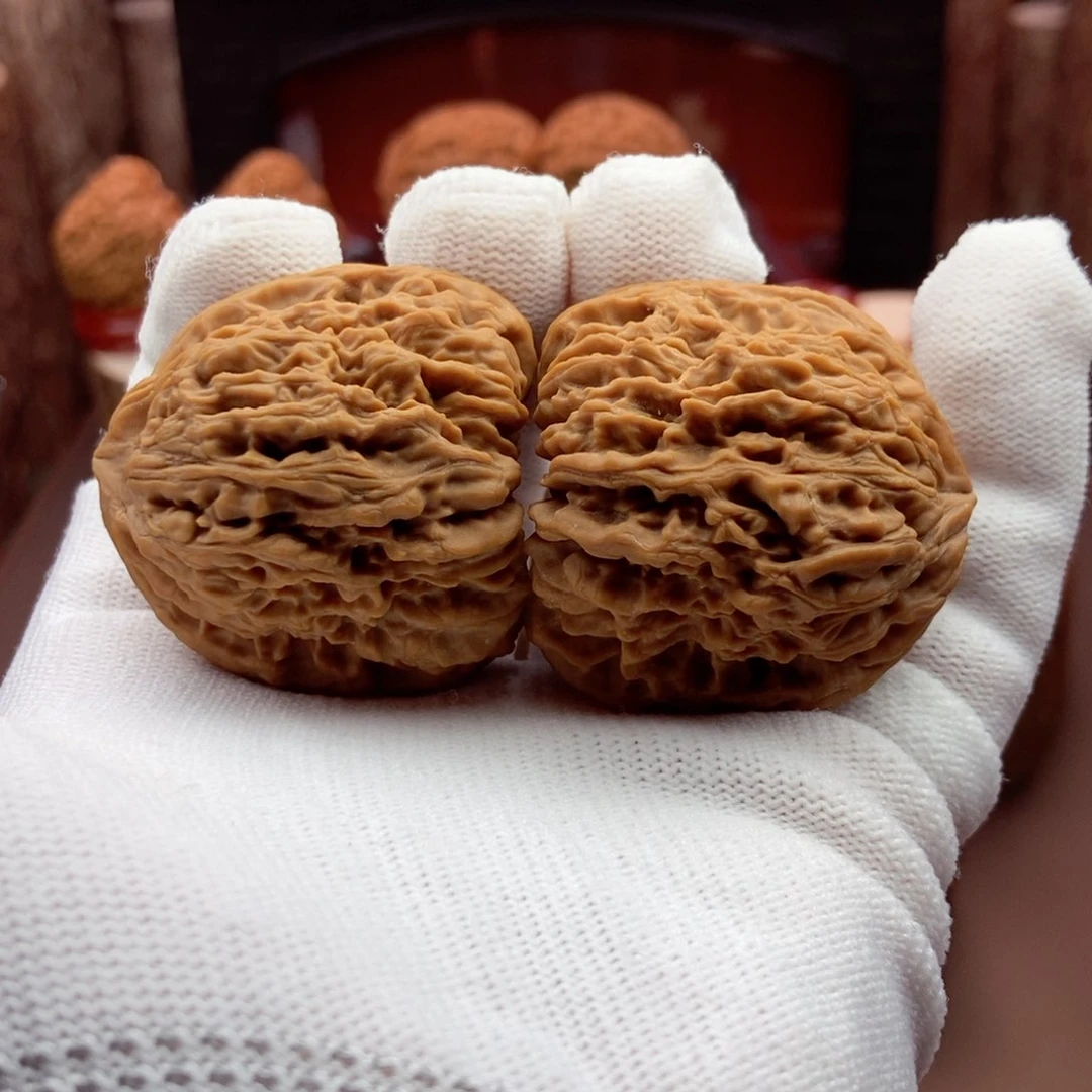 文玩核桃吊坠团子拉丝大凹39.6.37.2.39.2.42克