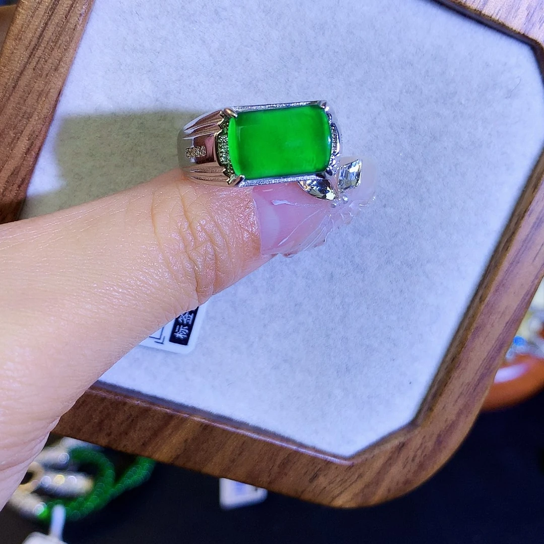 翡翠戒指银S925镶嵌天然翡翠马鞍戒指