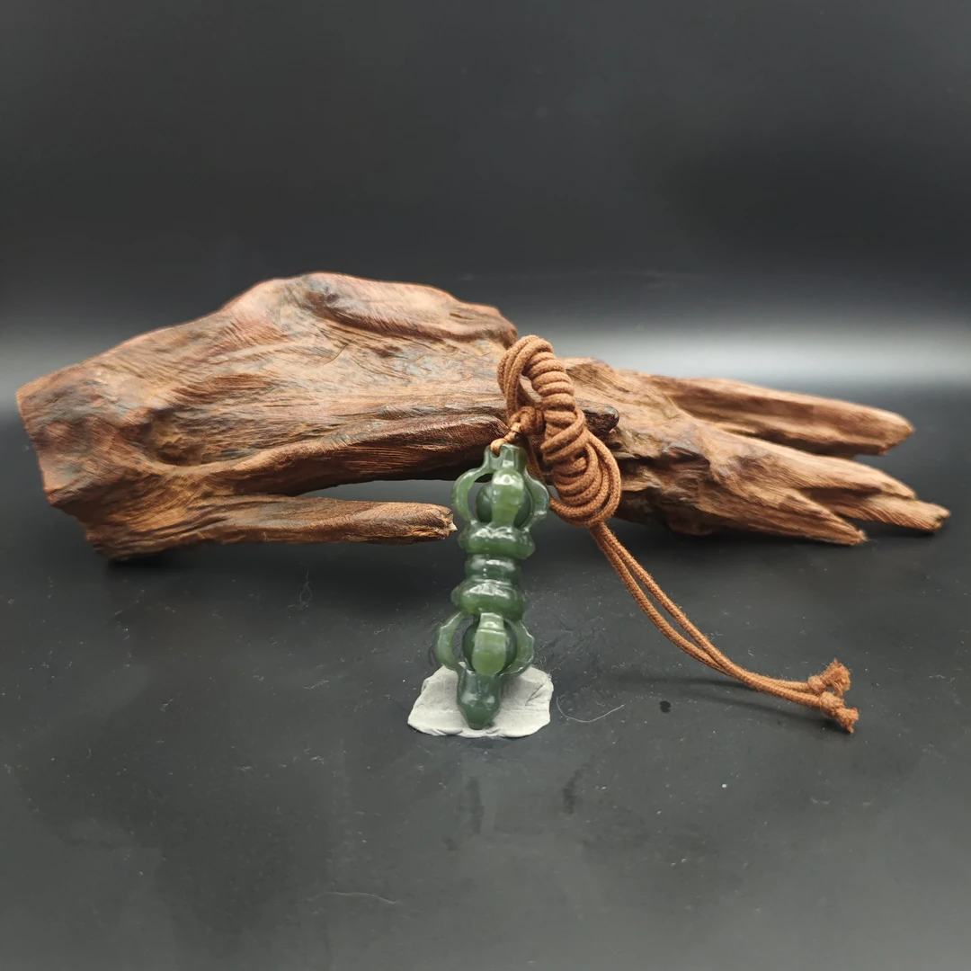 Q和田玉降魔杵吊坠（1853）