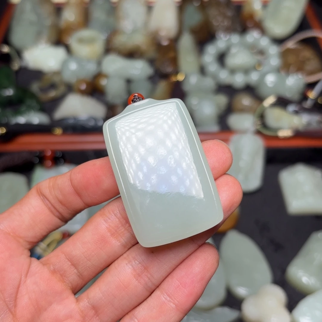 和田玉未镶嵌颈饰b****7