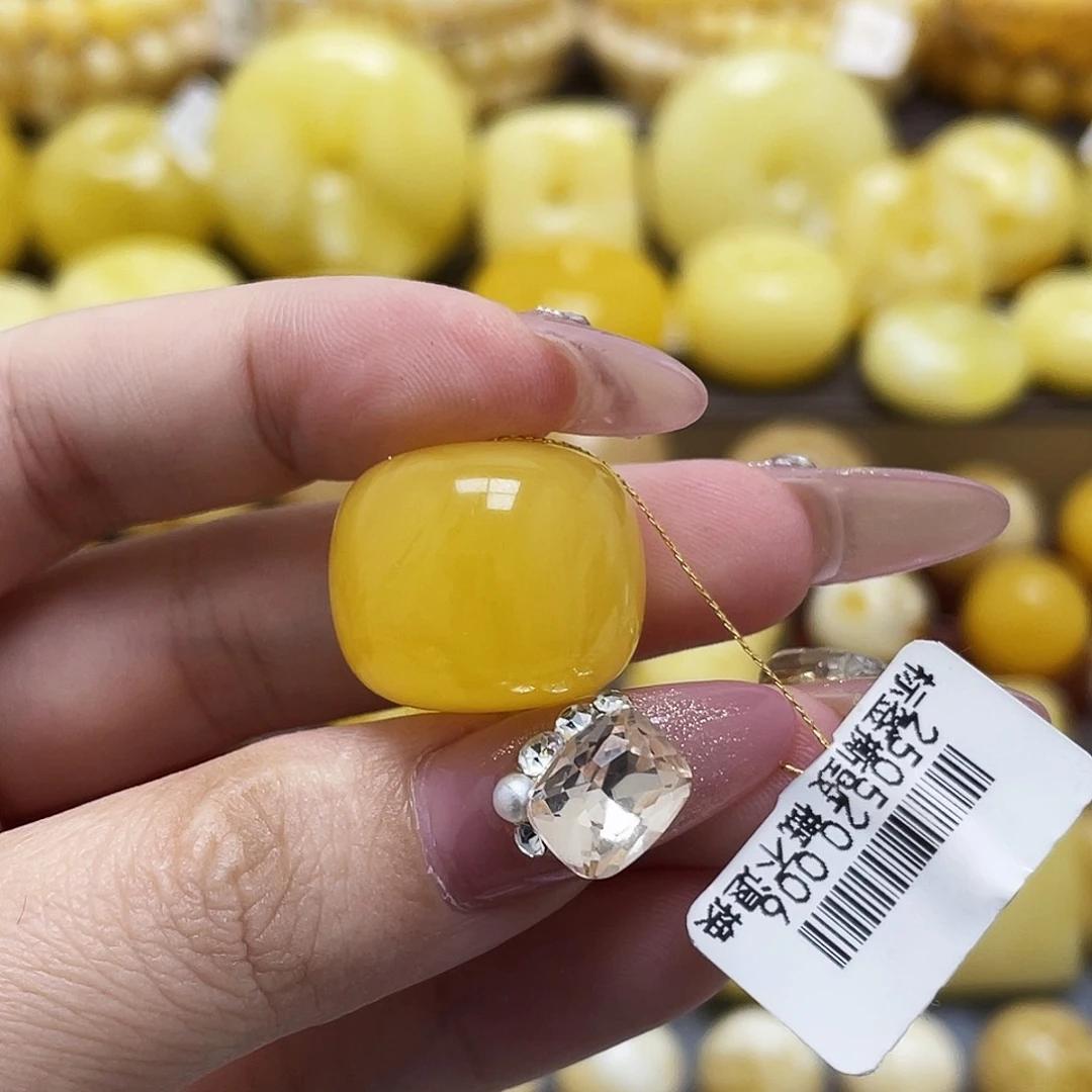 琥珀未镶嵌裸石20.6*17.6mm焦皮料大墩子微瑕