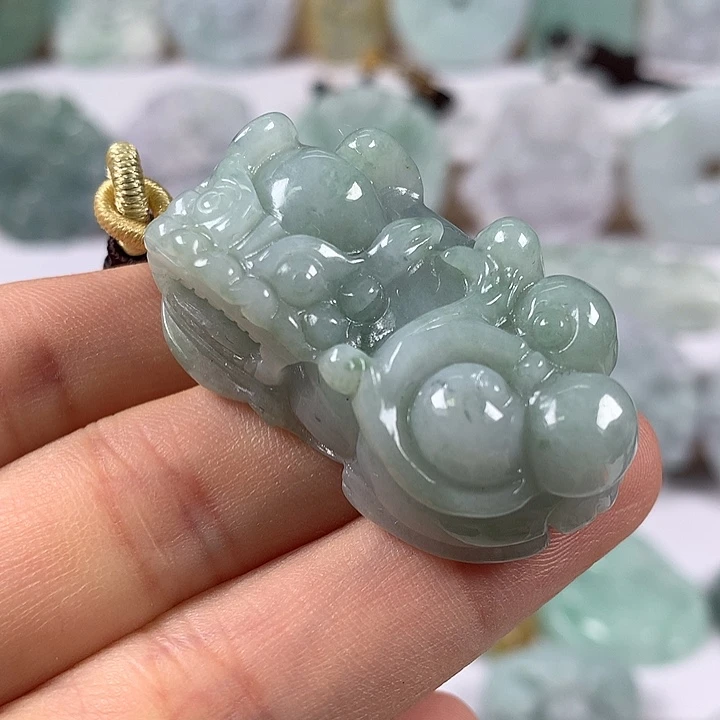 翡翠未镶嵌颈饰貔貅福利卡厚14+