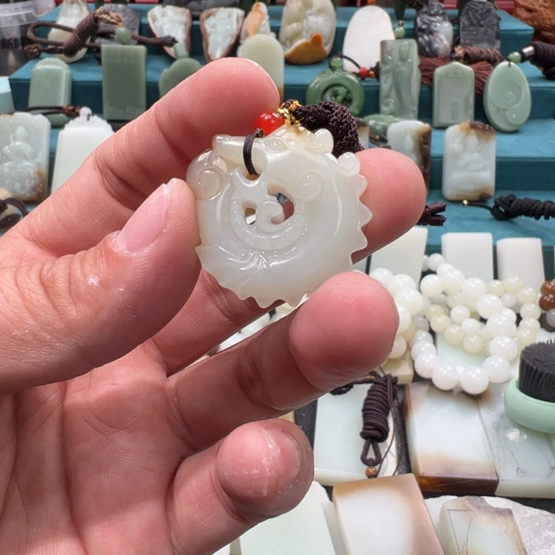 和田玉颈饰未镶嵌蔫**儿