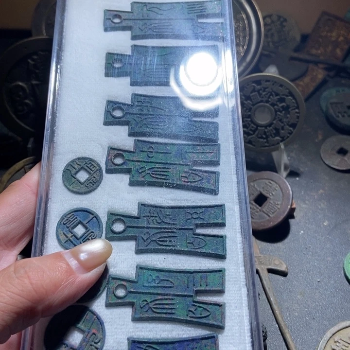 知***人铜现代工艺品仿制品