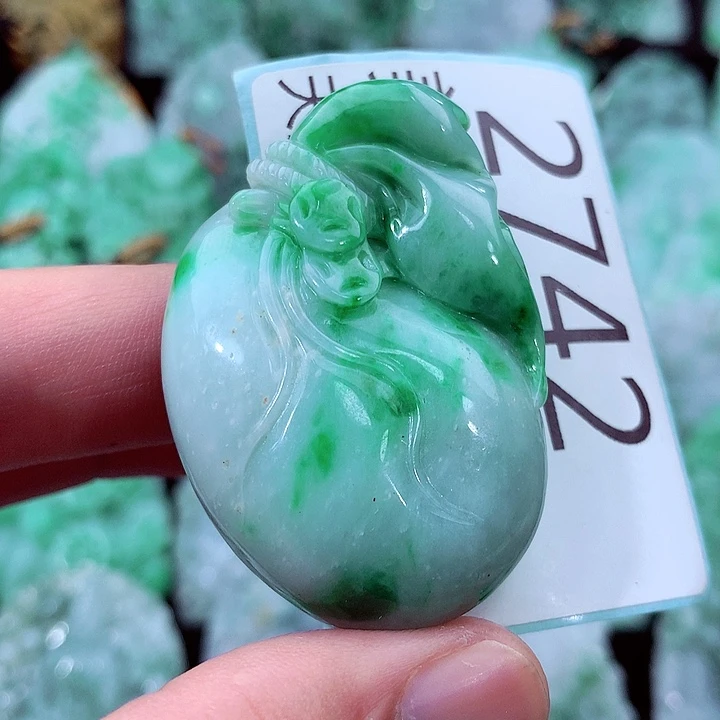 吊坠(不含链)未镶嵌翡翠