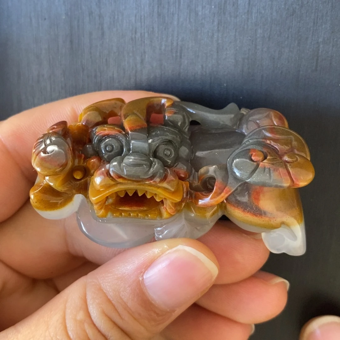 石英质玉（黄龙玉）颈饰未镶嵌
