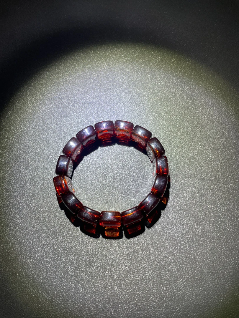 1079-红珀手牌精选手串1 无礼盒