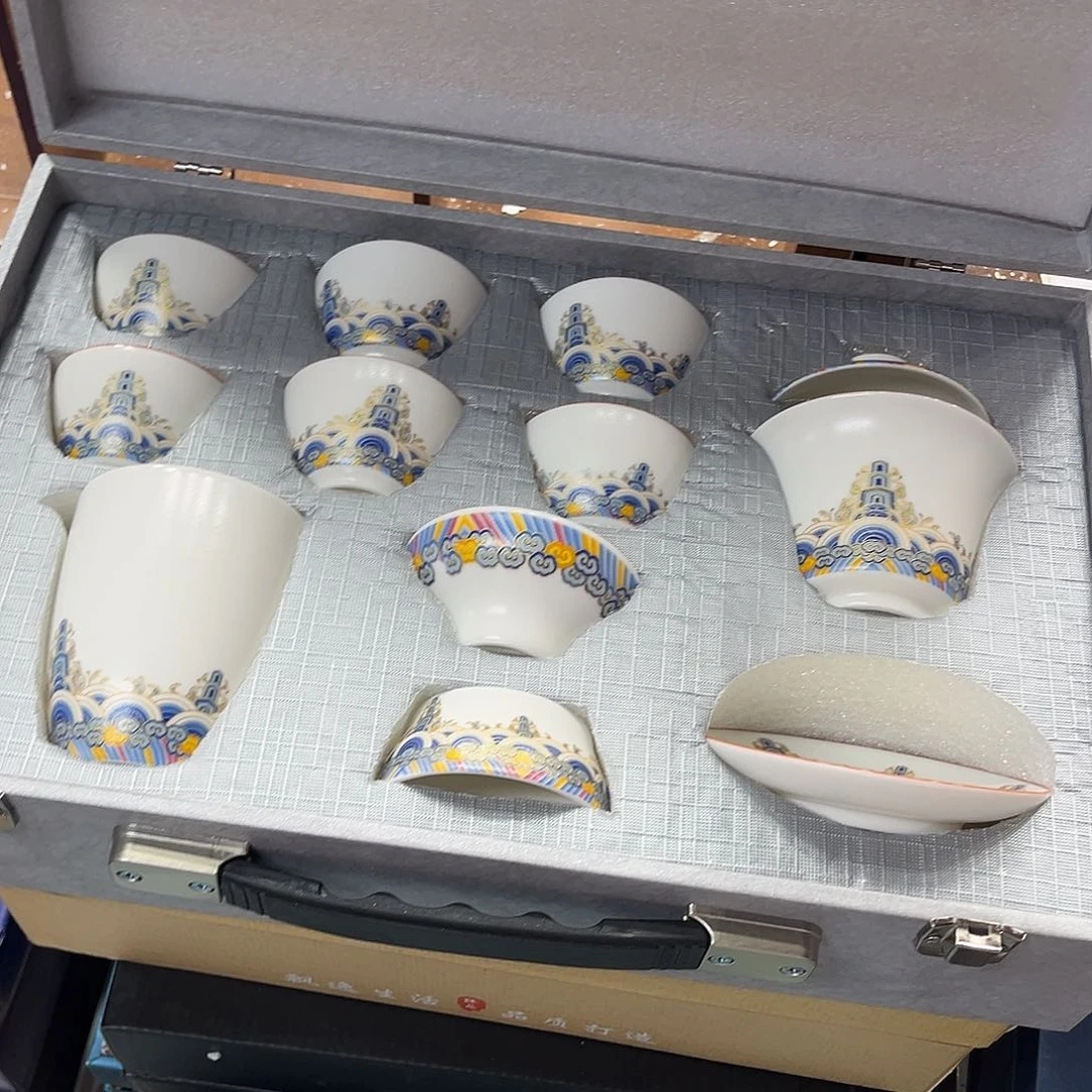 孤品茶具套装等。