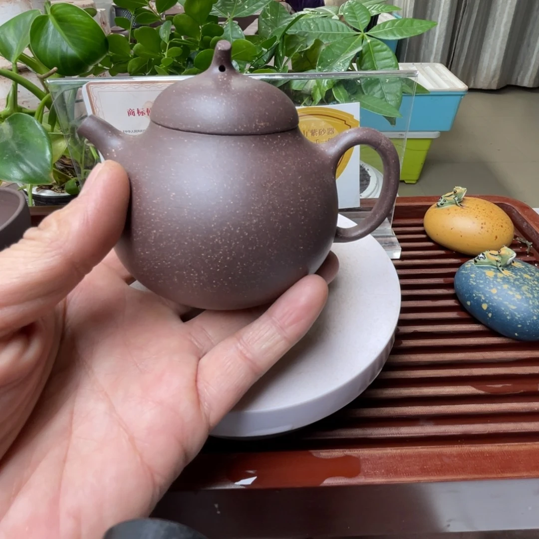 紫砂茶杯茄瓜一个