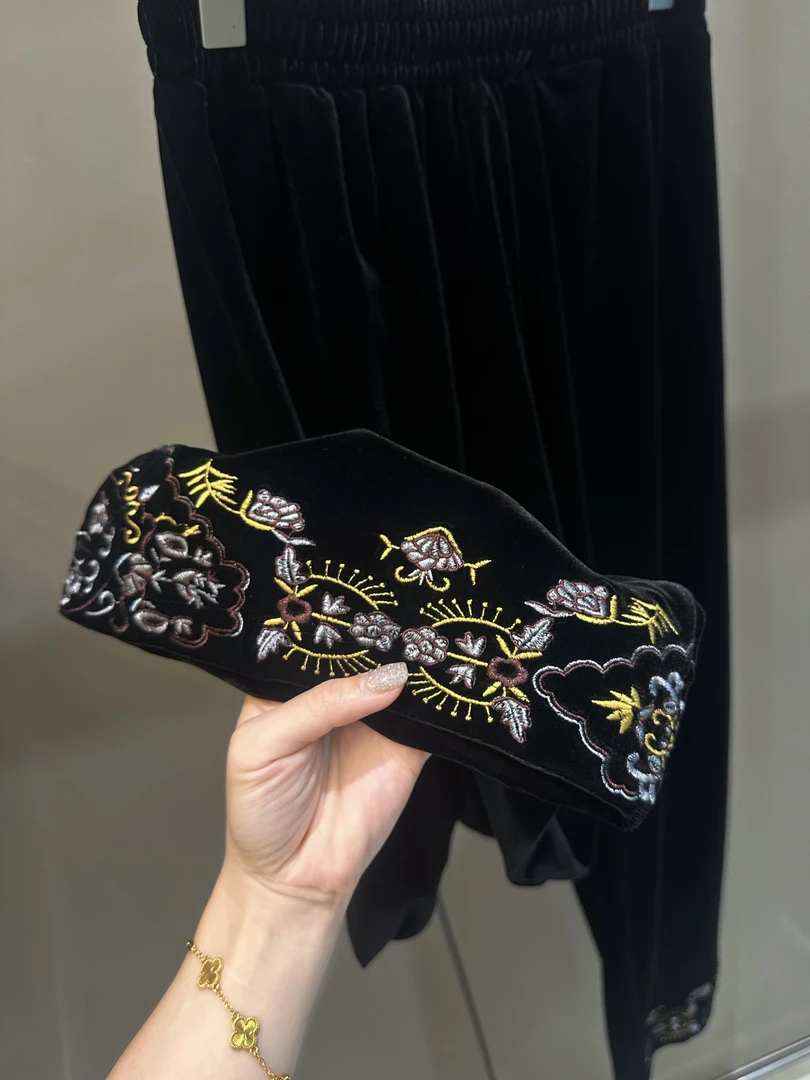 {小高定制新中式复古重工刺绣阔腿裤