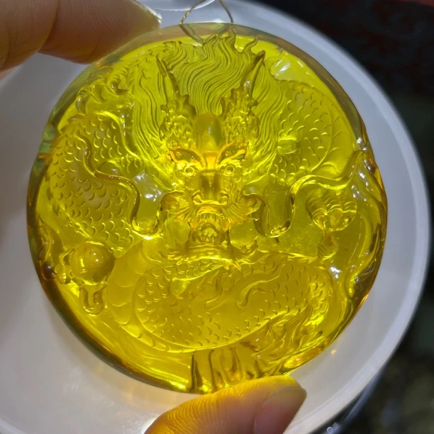 缅甸琥珀天空蓝龙牌吊坠