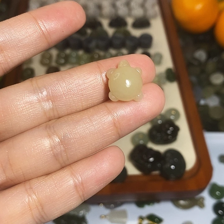 和田玉未镶嵌手链微瑕